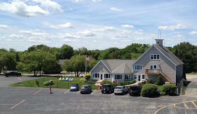 Marshfield Municipal Airport, Shoreline Aviation, KGHG