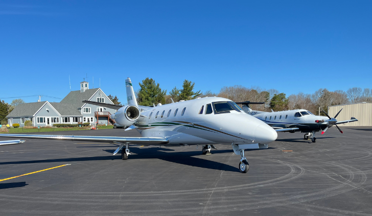 Cessna Citation 560XL and Pilatus PC-12 aircraft take positions for a photo shoot for Shoreline Aviation.
